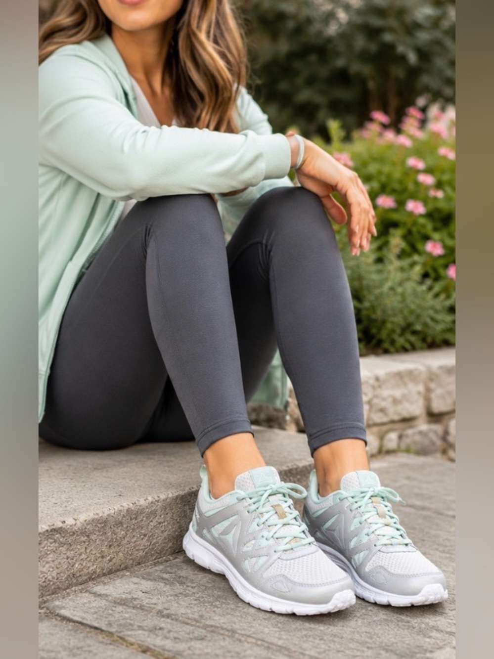 Reebok MemoryTech Walking Running Shoes Women’s Size 7.5 Gray Mint Green Athleti